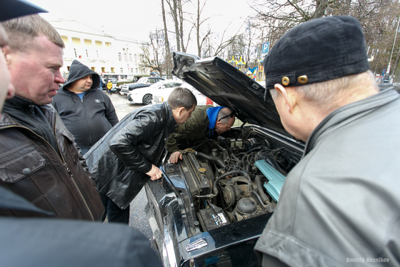 20150425 retroavto sobornaya ploshchad 010
