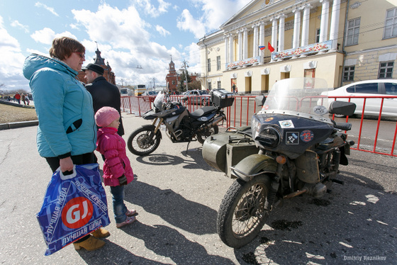 20150425 retroavto sobornaya ploshchad 019