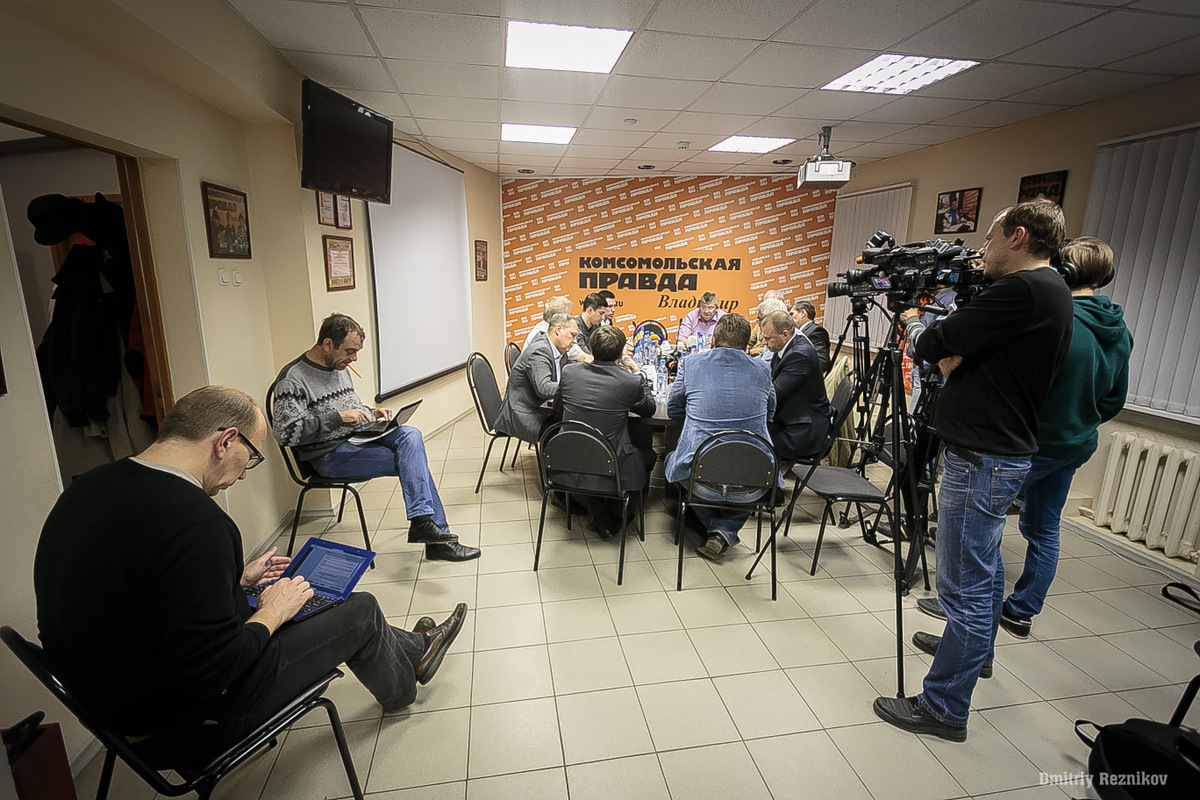 Низкую явку на выборах во Владимире обсудили ночью 20150913 vybory gorsovet 013