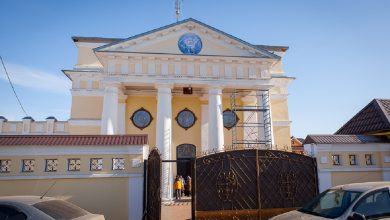 Ходят ли монахи в гости к монахиням?