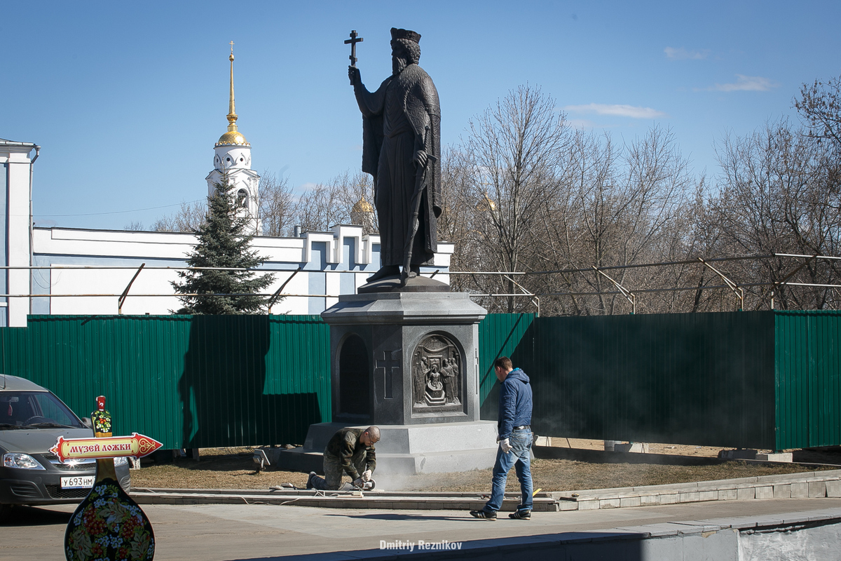 20160412 tsentr pamyatniki 4