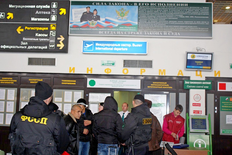 Владимирские приставы выдворят нелегальных мигрантов самолетом fotos 2014 41 07