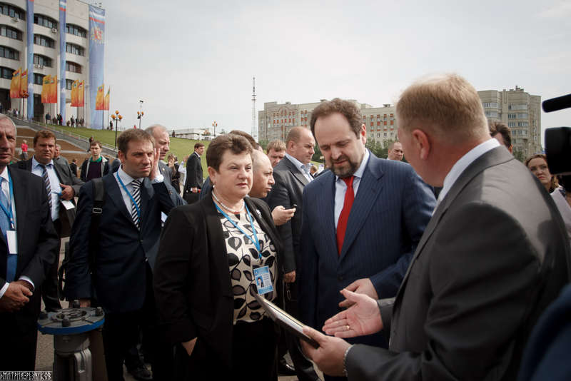 uie7qh2ph7 1369893040