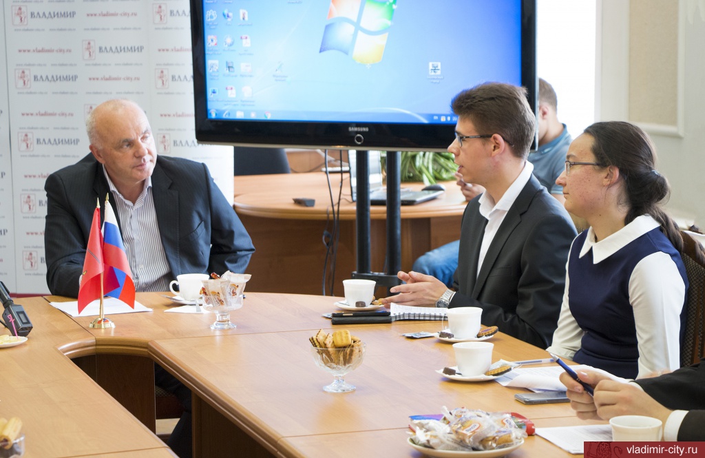 шохин студент