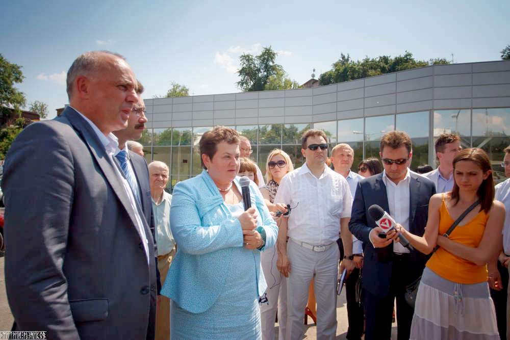 8dsirub4c2 1372324324