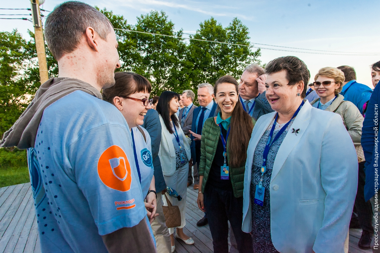 avo 8281 jpg thumbnail0