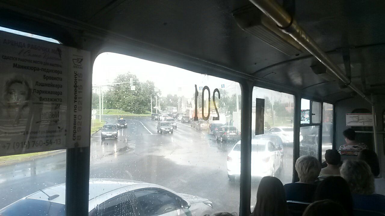 На Лыбедской магистрали произошла авария с автобусом 0105406