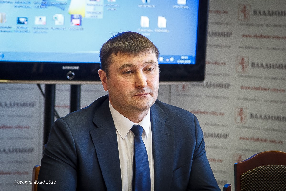 Во Владимире приступили к ямочному ремонту 20180417 IMG 0375