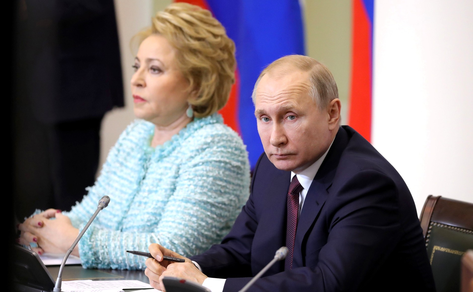 r4btygfuufgiaywxiw8mvycc8dihfdcv