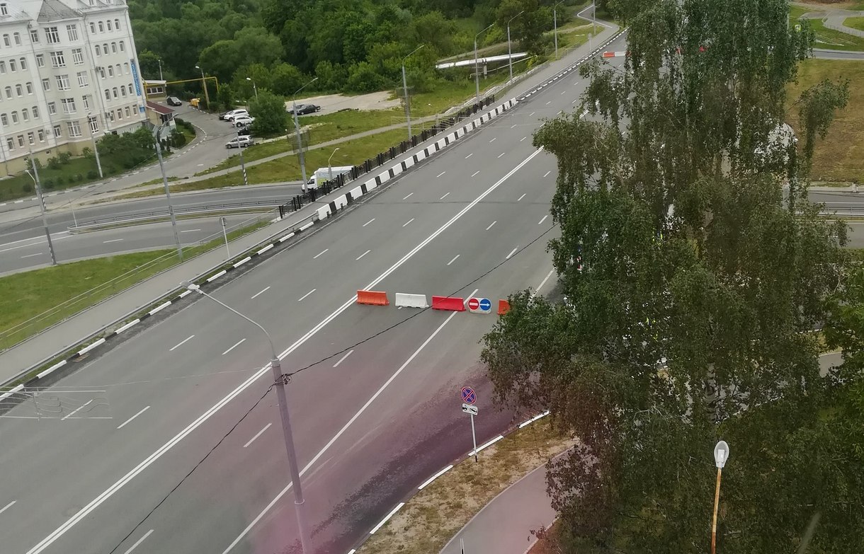 Октябрьский проспект недоступен для автомобилистов