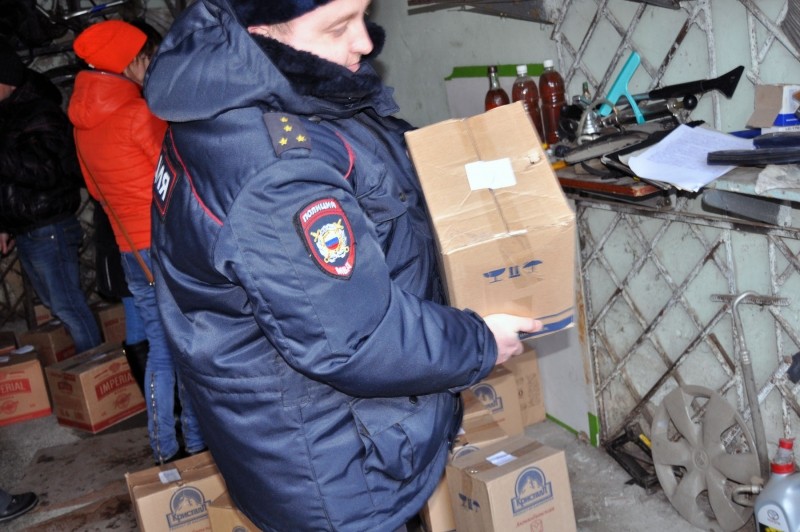 Владимирца оштрафовали на миллион за 300 ящиков паленой водки Владимирца оштрафовали на миллион за 300 ящиков паленой водки