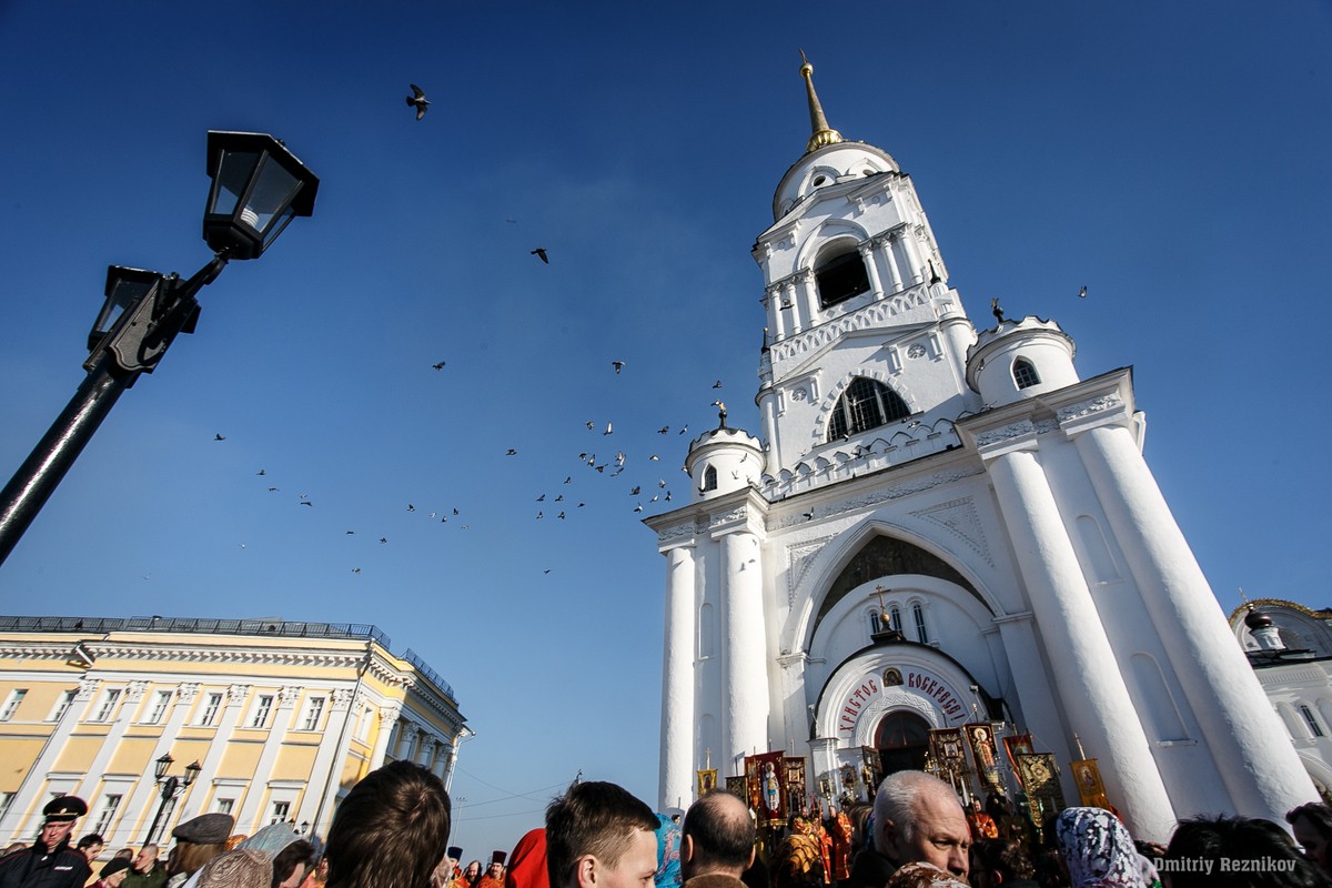 Митрополит Тихон обеспокоен состоянием Успенского собора, но пока не нашел понимания со стороны гендиректора ВСМЗ