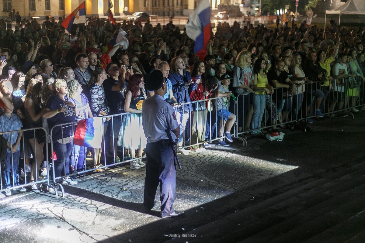 День Молодежи во Владимире сорвал ливень и спас «Рекорд оркестр»