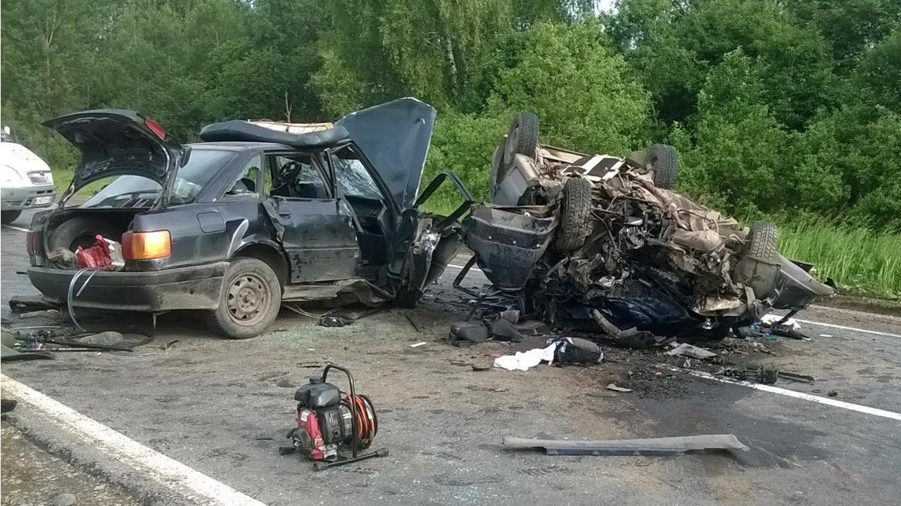 Виновник пьяной аварии с тремя погибшими сядет в тюрьму на шесть лет Виновник пьяной аварии с тремя погибшими сядет в тюрьму на шесть лет