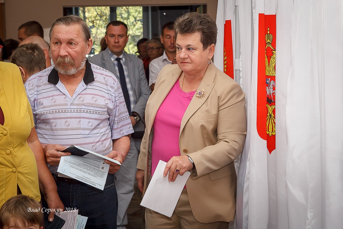 Светлана Орлова проголосовала за губернатора и депутатов Заксобрания