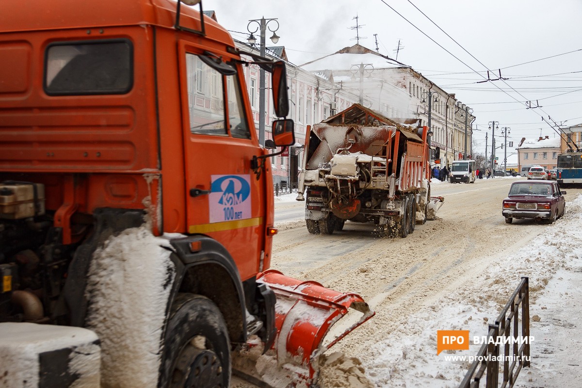 Гололедица и уборочная техника остановили Владимир