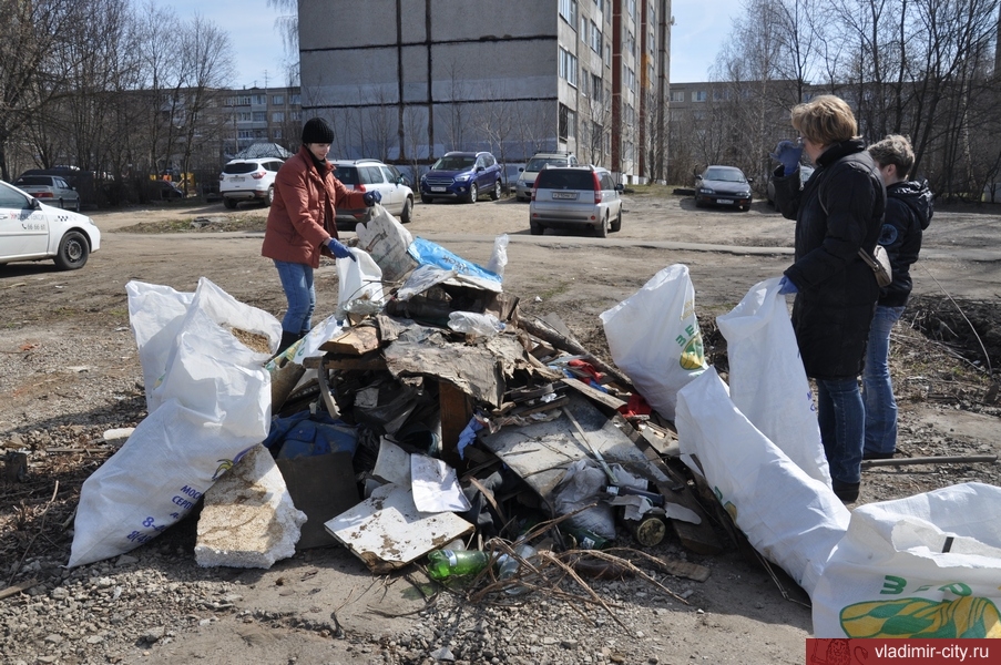 Кучи хлама, бутылки, шприцы. На субботнике во Владимире собрали больше 400 тонн мусора