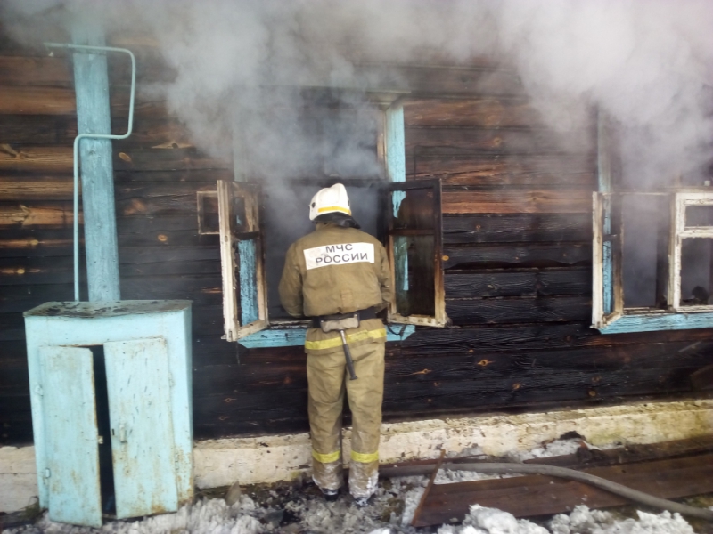 Во Владимирской области при пожаре в дачном домике погиб ребенок