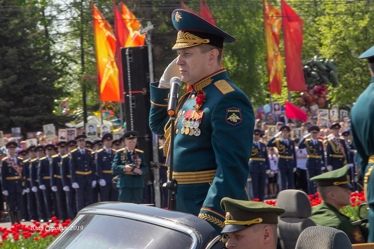 На День Победы в Бессмертном полку прошли 20 тысяч владимирцев