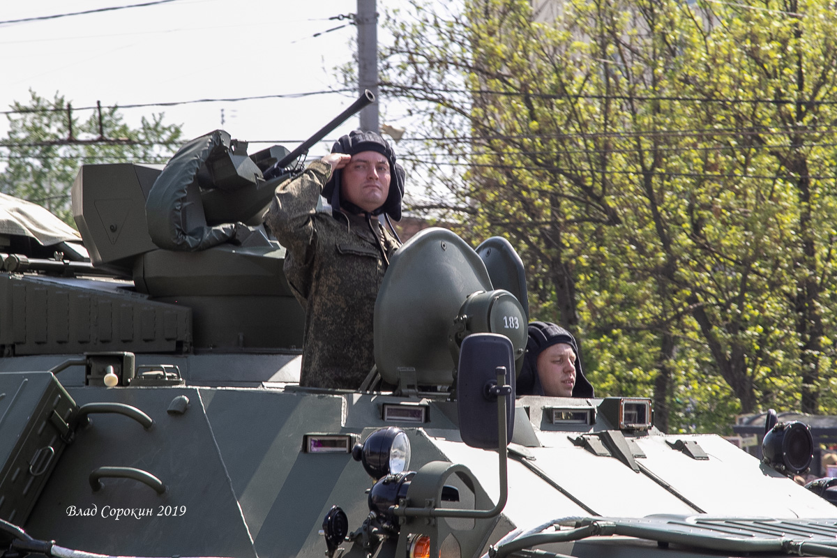 На День Победы в Бессмертном полку прошли 20 тысяч владимирцев