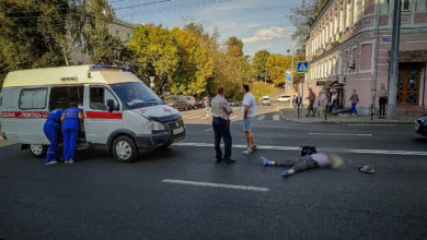 Сбивший женщину мотоциклист сдался полиции