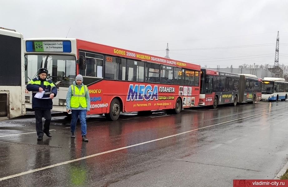 Во Владимире за 10 дней загорелись три автобуса. Мэрия нарушений не нашла