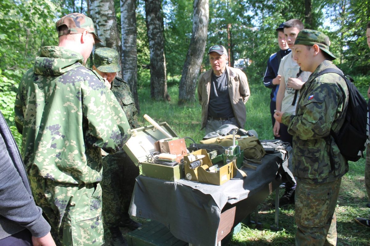 Милитаризация школьников: можно ли избежать военных сборов?