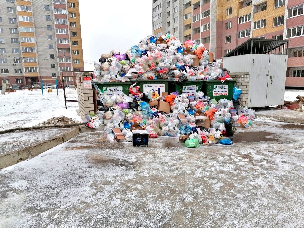 Мусорные войны во Владимире: фотошоп, недостаток контейнеров и взаимные обвинения