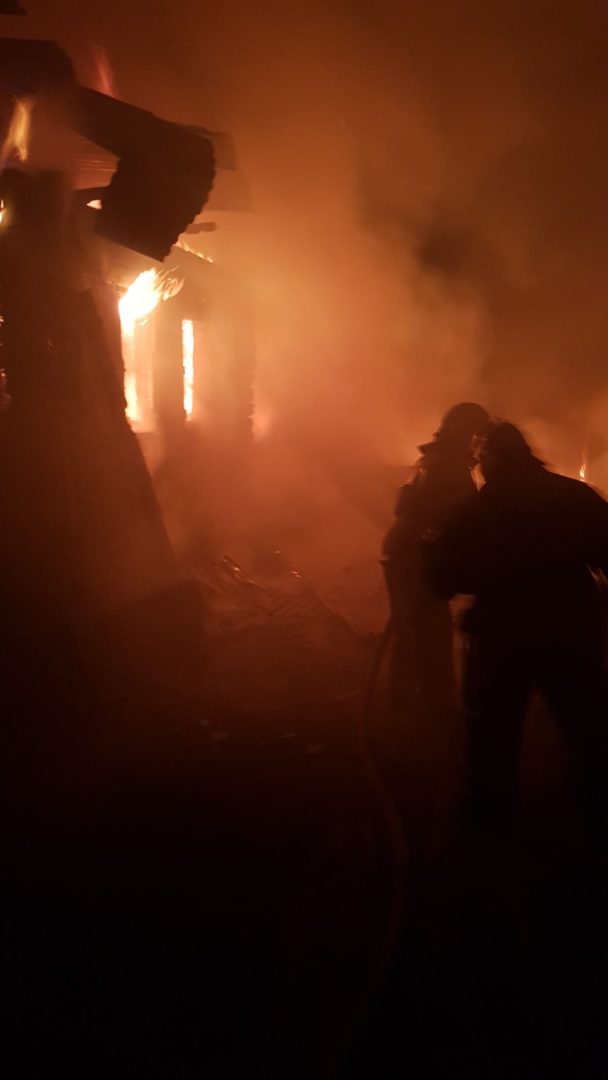 Под Камешково в пожаре погибли два пенсионера