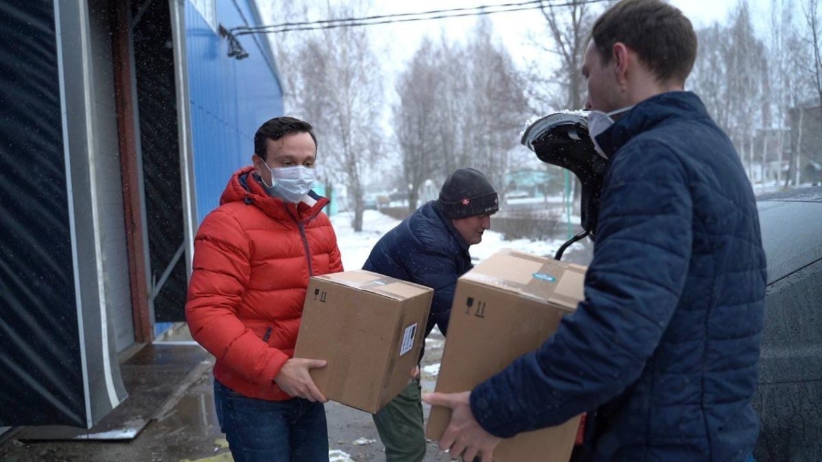 КПРФ и Единая Россия заочно поспорили о помощи гражданам из-за коронавируса