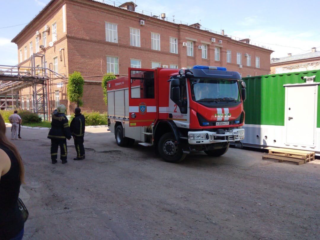 Во Владимире из-за пожара в здании Полимерсинтеза эвакуировали 66 человек Во Владимире из-за пожара в здании Полимерсинтеза эвакуировали 66 человек
