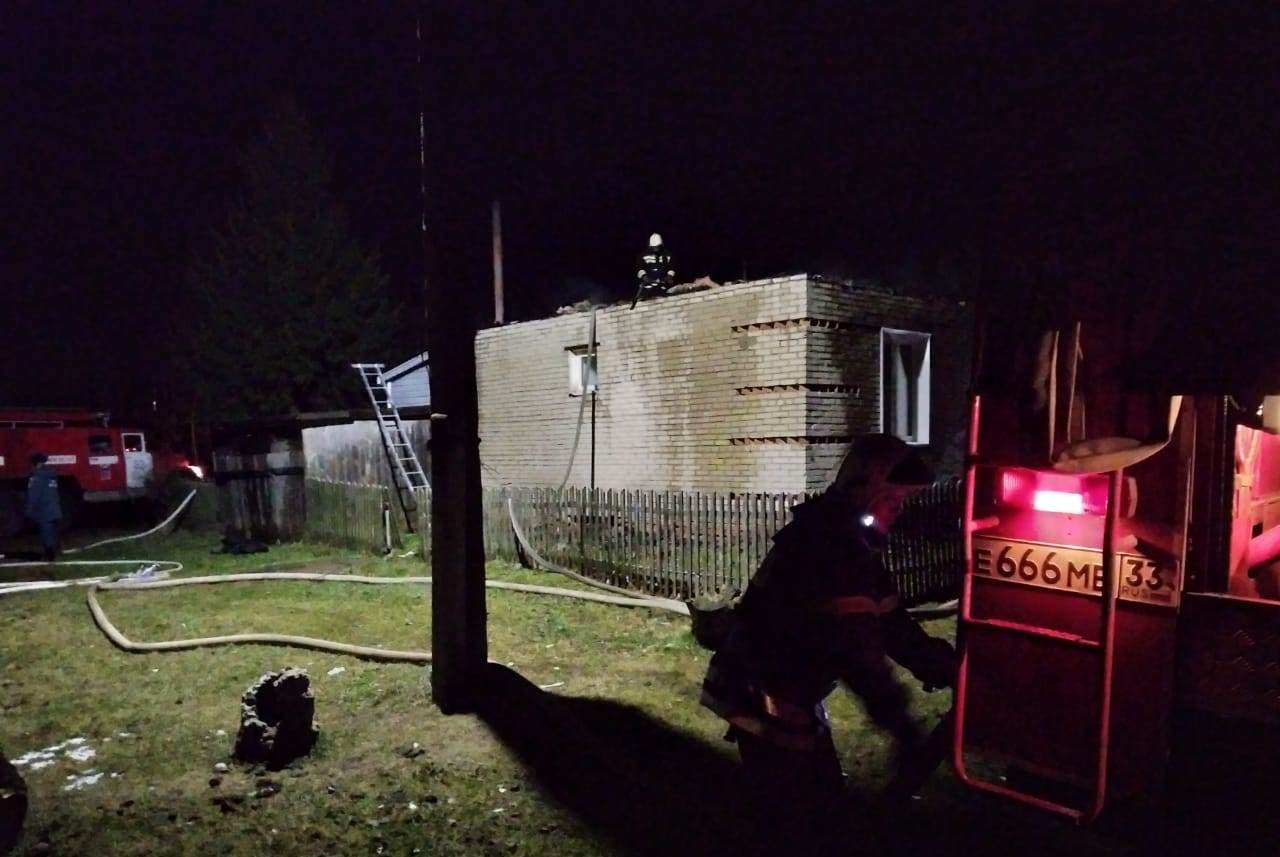 За выходные в огне погибли двое мужчин и мать с ребенком За выходные в огне погибли двое мужчин и мать с ребенком