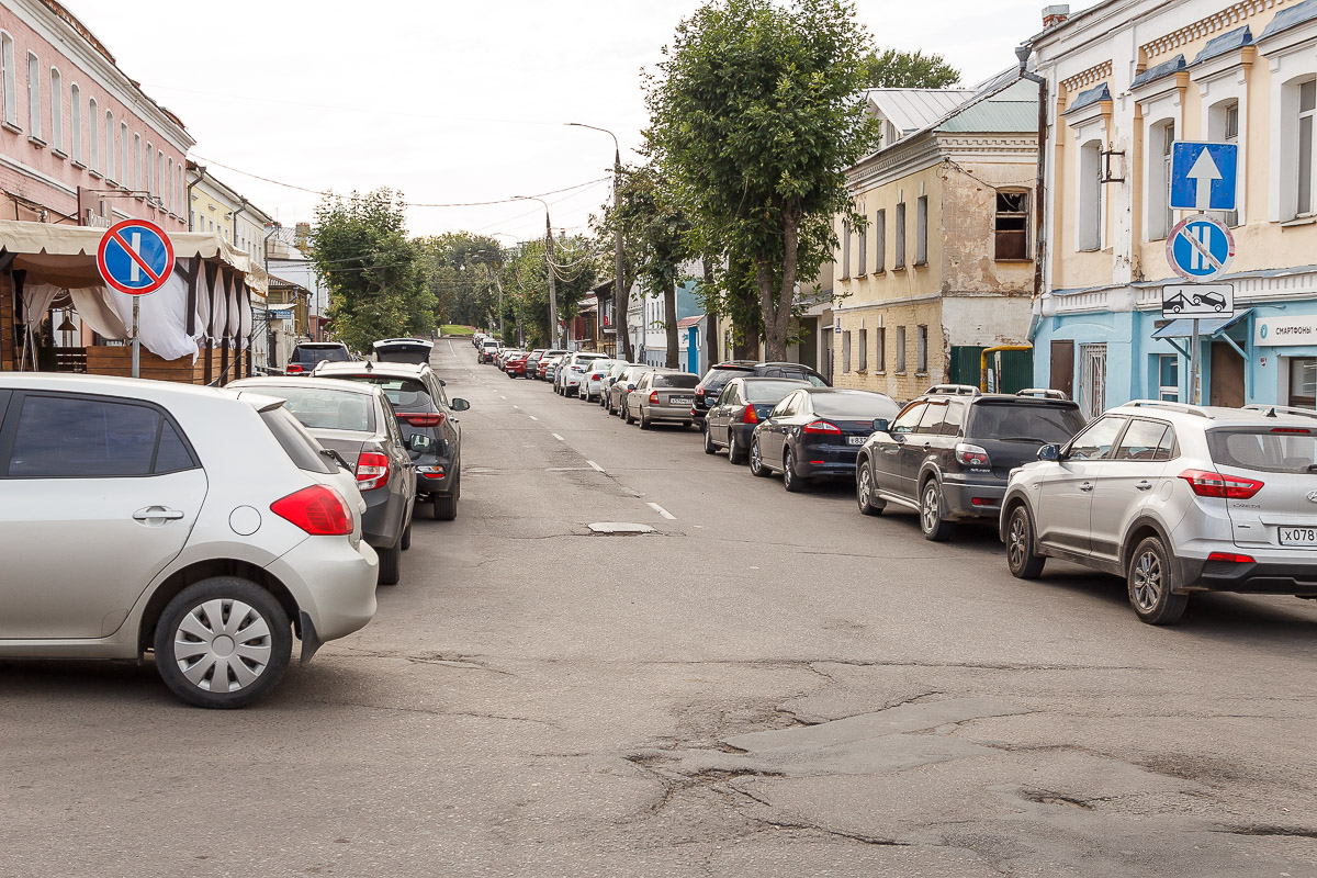 Владимиру для обеспечения парковкой всех автомобилей необходимо 160 гектаров земли
