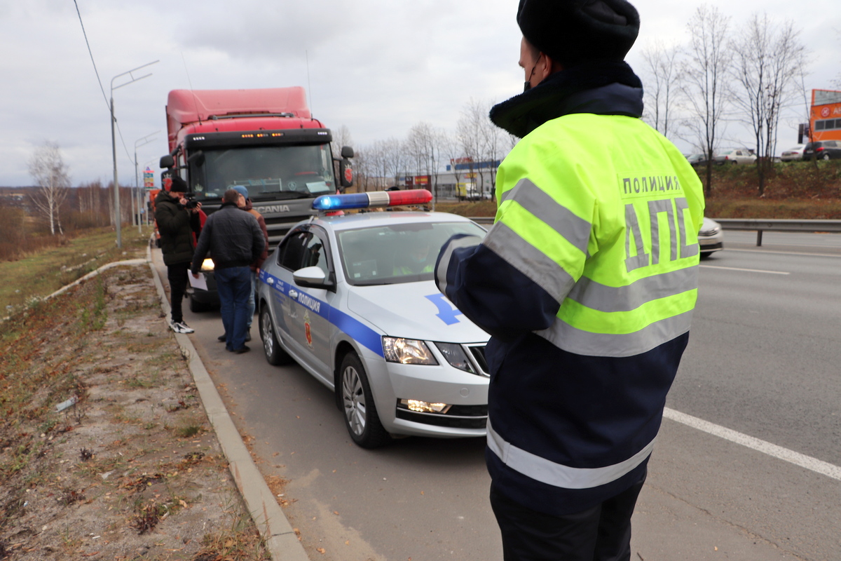 Во Владимире водитель фуры не пропустил автомобиль МЧС со спецсигналом