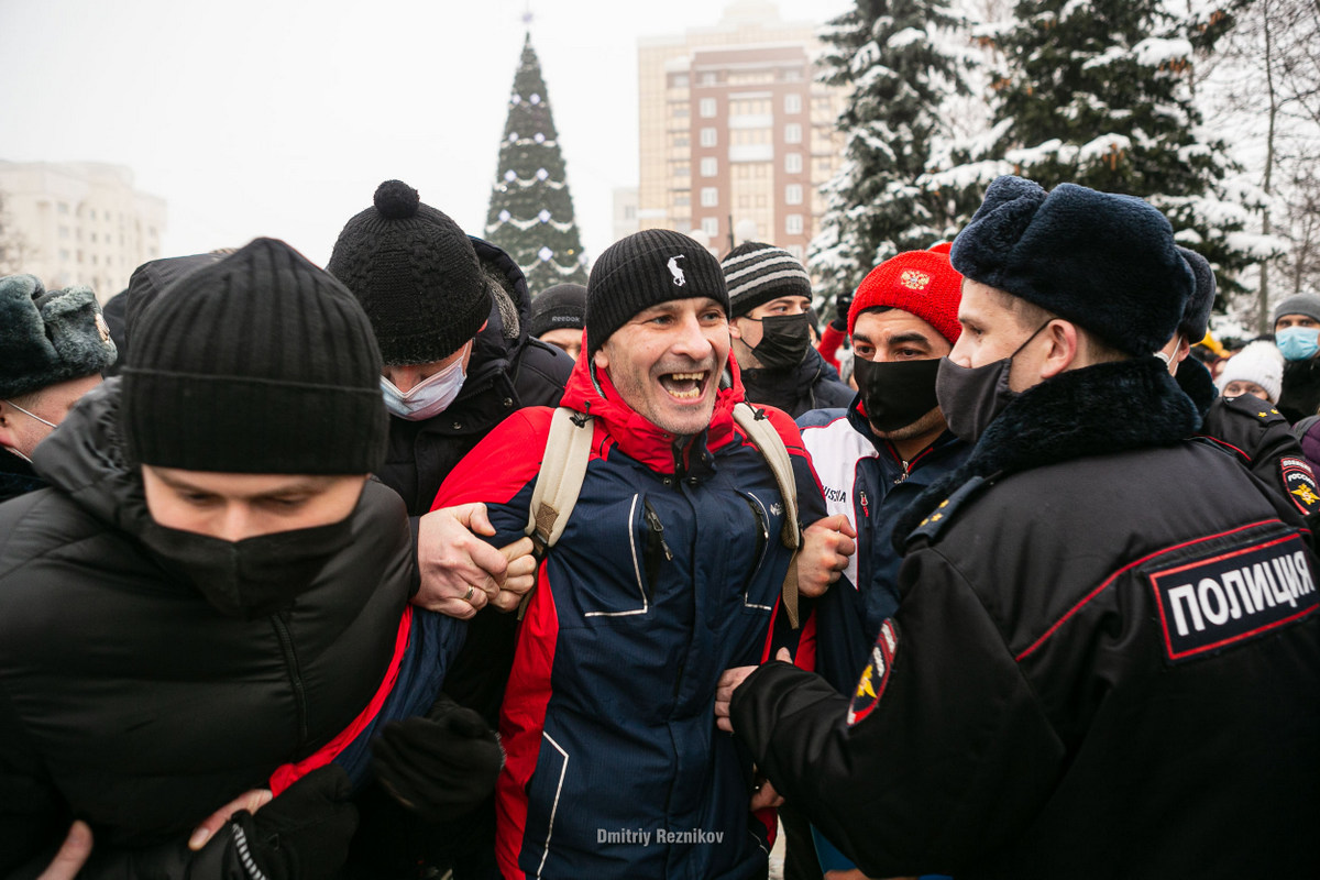 Десятки владимирцев задержаны за выход на акцию в поддержку Навального. Фоторепортаж