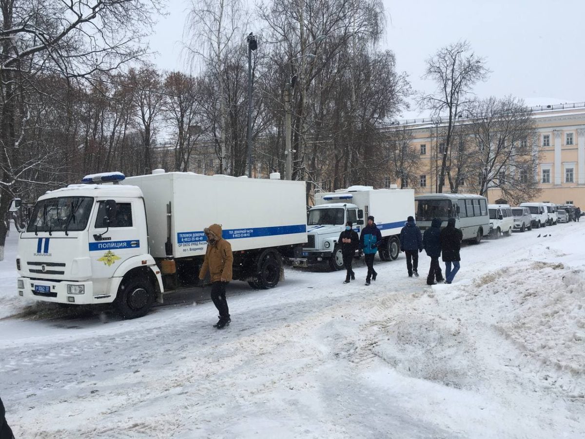 Во Владимире проходит вторая несогласованная акция в поддержку Навального. Онлайн