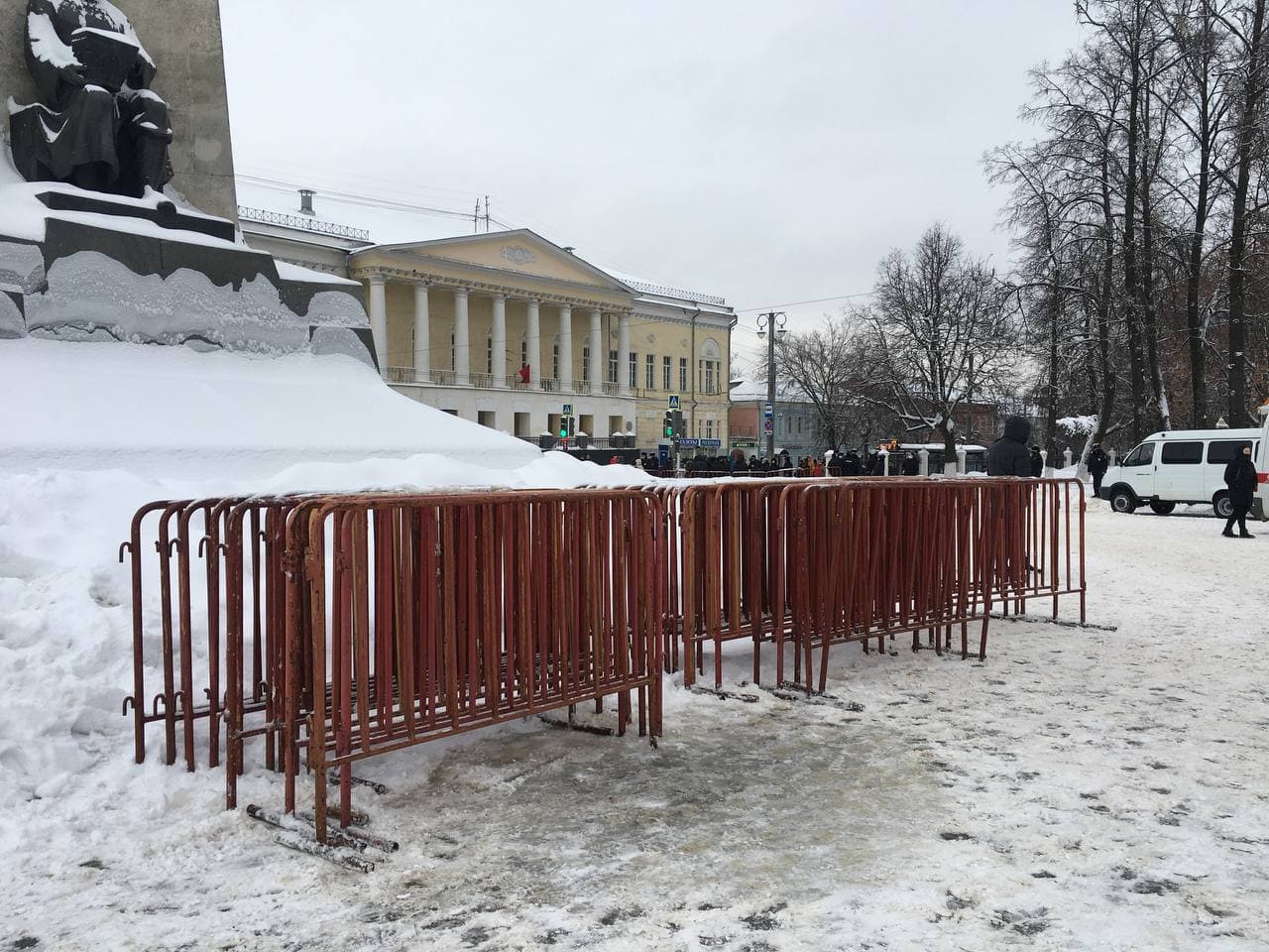 Во Владимире проходит вторая несогласованная акция в поддержку Навального. Онлайн