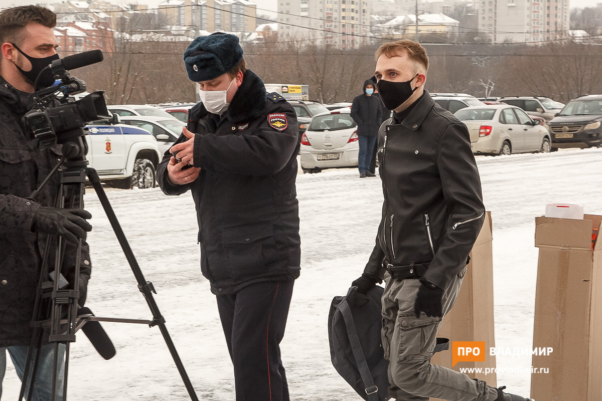 Полиция помешала провести акцию против Сипягина во Владимире