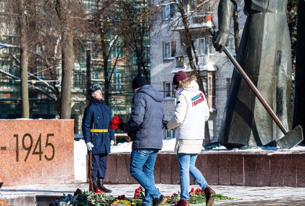 Во Владимирской области 23 февраля отметили пикетами и возложением цветов