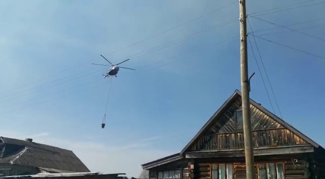 В МЧС назвали причины быстрого распространения пожара в деревне Першково