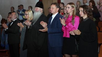 Губернатор Сипягин отказался назвать дату свадьбы, но рассказал про детей
