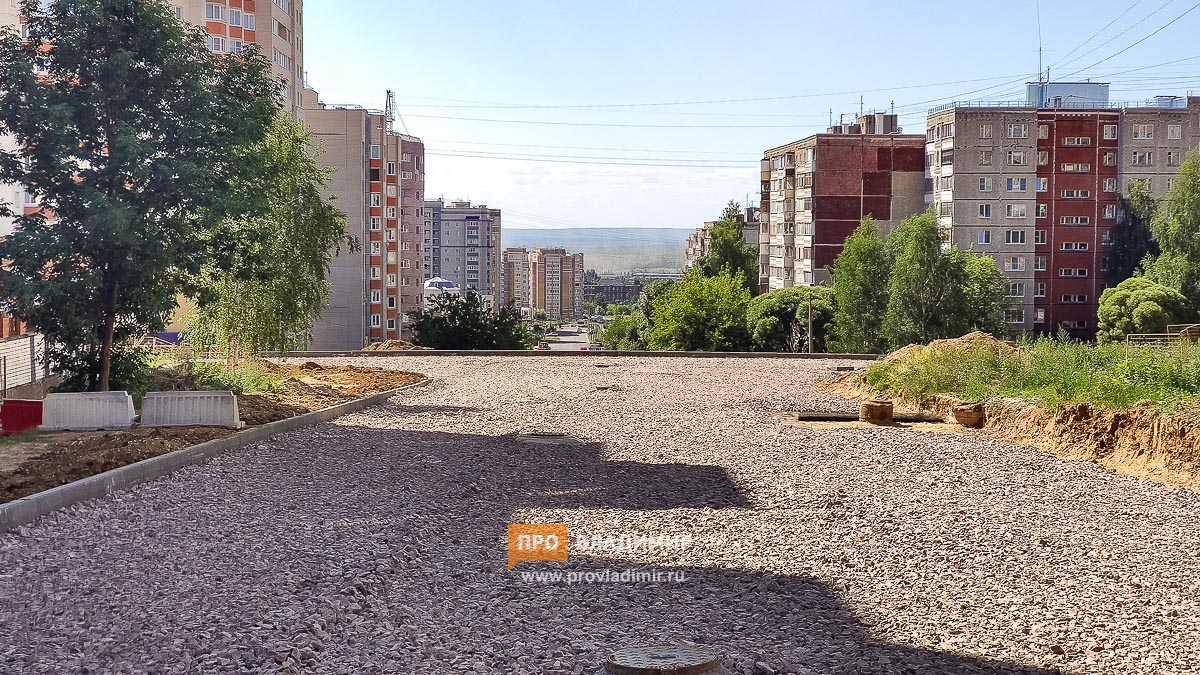 На развязке Чапаева-Сперанского подрядчик укладывает гранитное полотно новой дороги