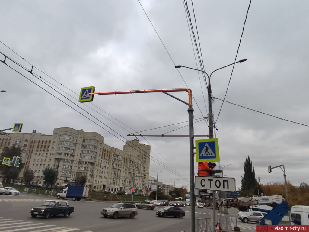 Во Владимире на светофорных объектах появилась дополнительная подсветка