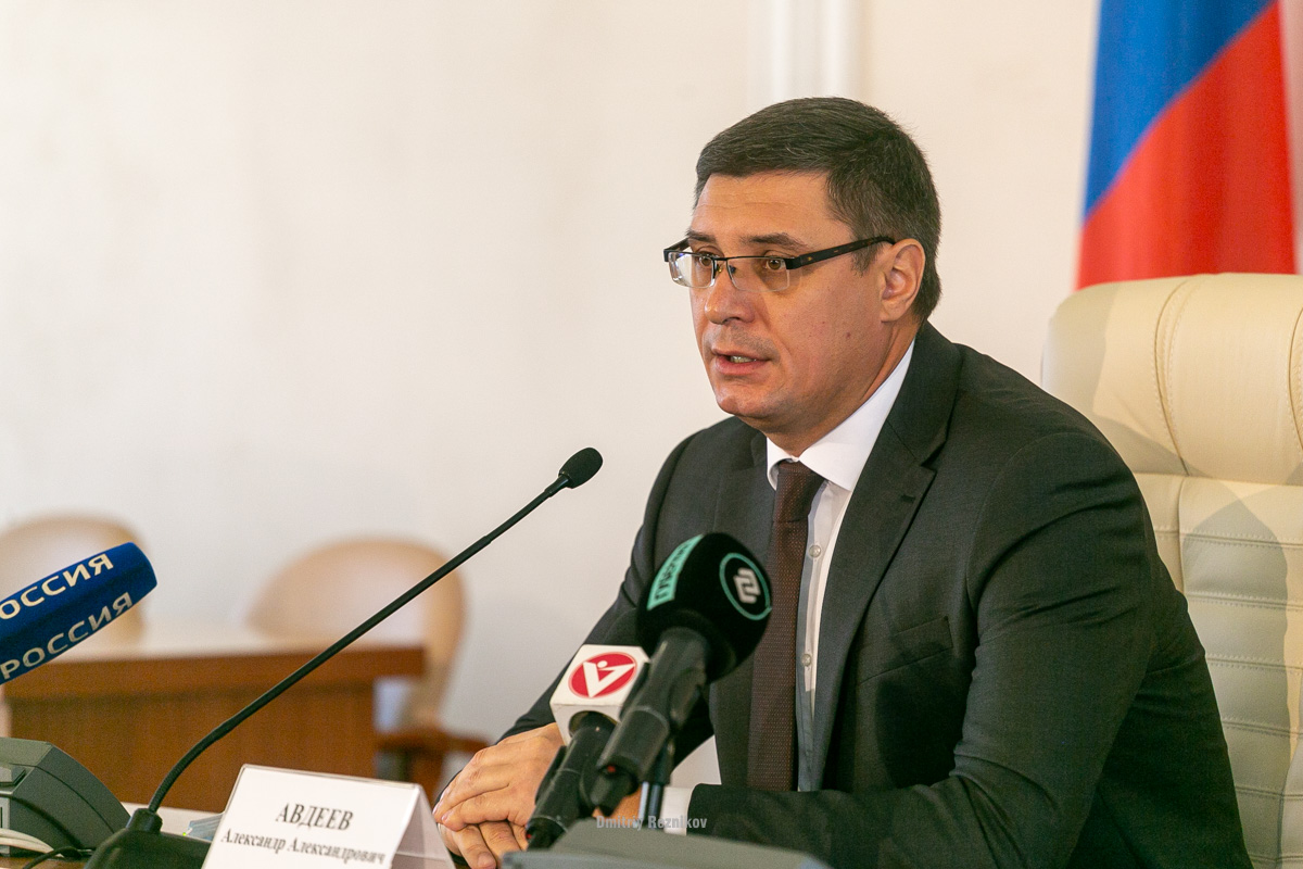 Врио губернатора рассказал о коронавирусных ограничениях и проблемах с койками