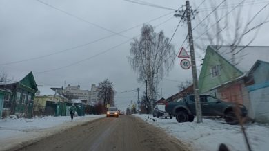 Жители частных домов просят сделать дорогу на улице Пугачева односторонней