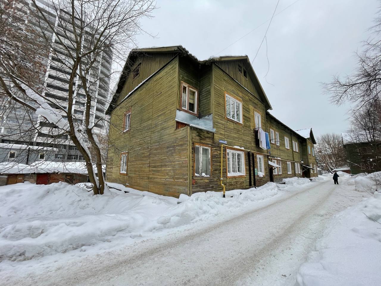 Жильцы деревянных домов на Осипенко годами взывают о помощи. В мэрии Владимира изобразили удивление, услышав о проблеме во время прямой линии Авдеева