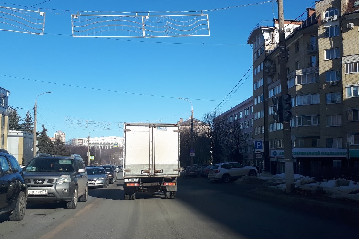 Новый светофор подключат у прокуратуры на Октябрьском проспекте во Владимире Новый светофор подключат у прокуратуры на Октябрьском проспекте во Владимире