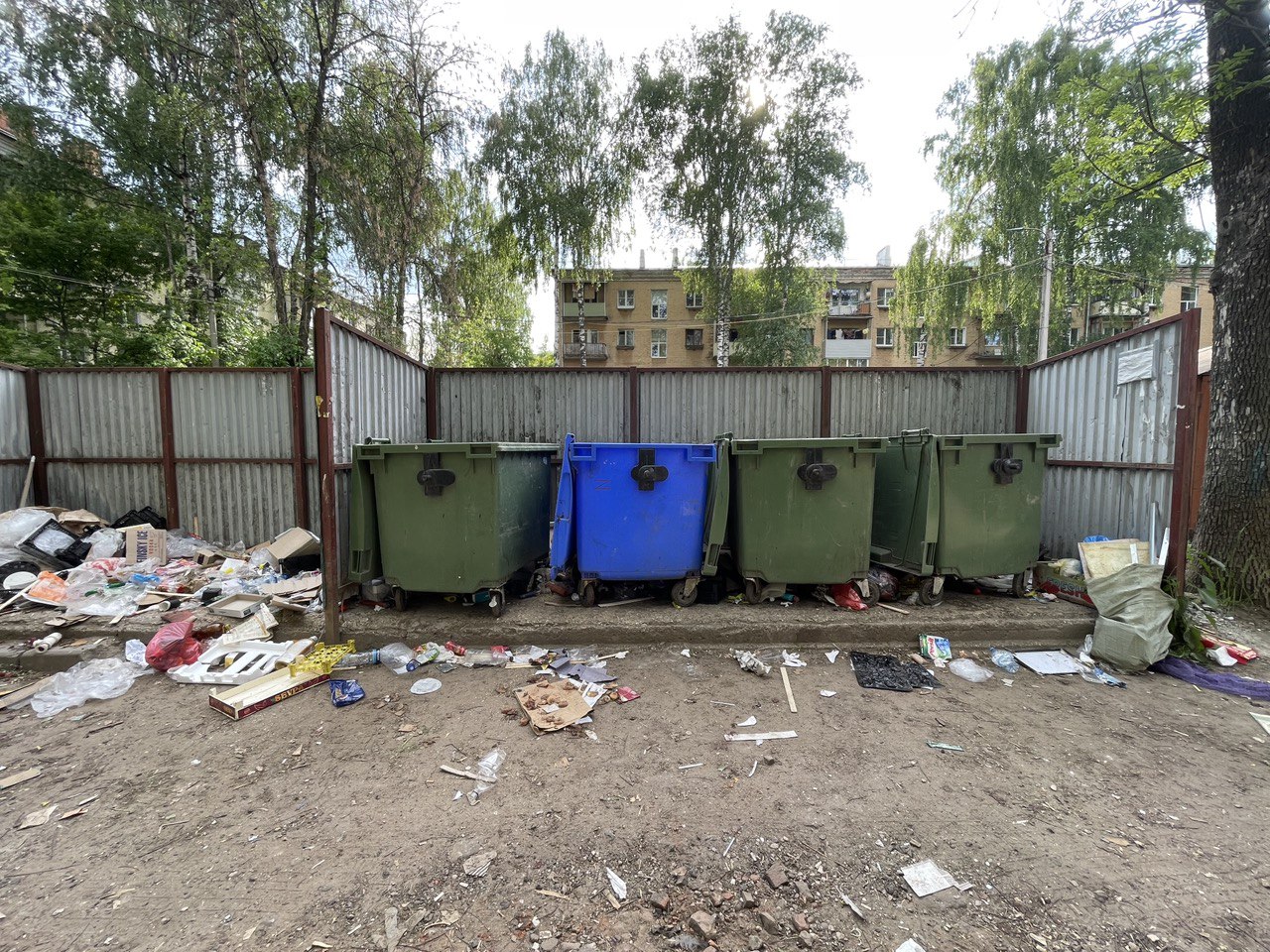 Владимирцы чаще всего жалуются на плохие дороги и мусор. Почти половину обращений в мэрию пишут сами коммунальщики? Владимирцы чаще всего жалуются на плохие дороги и мусор. Почти половину обращений в мэрию пишут сами коммунальщики?