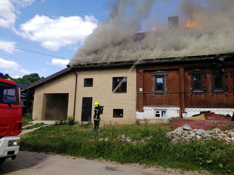 В жаркие выходные во Владимирской области произошло шесть пожаров