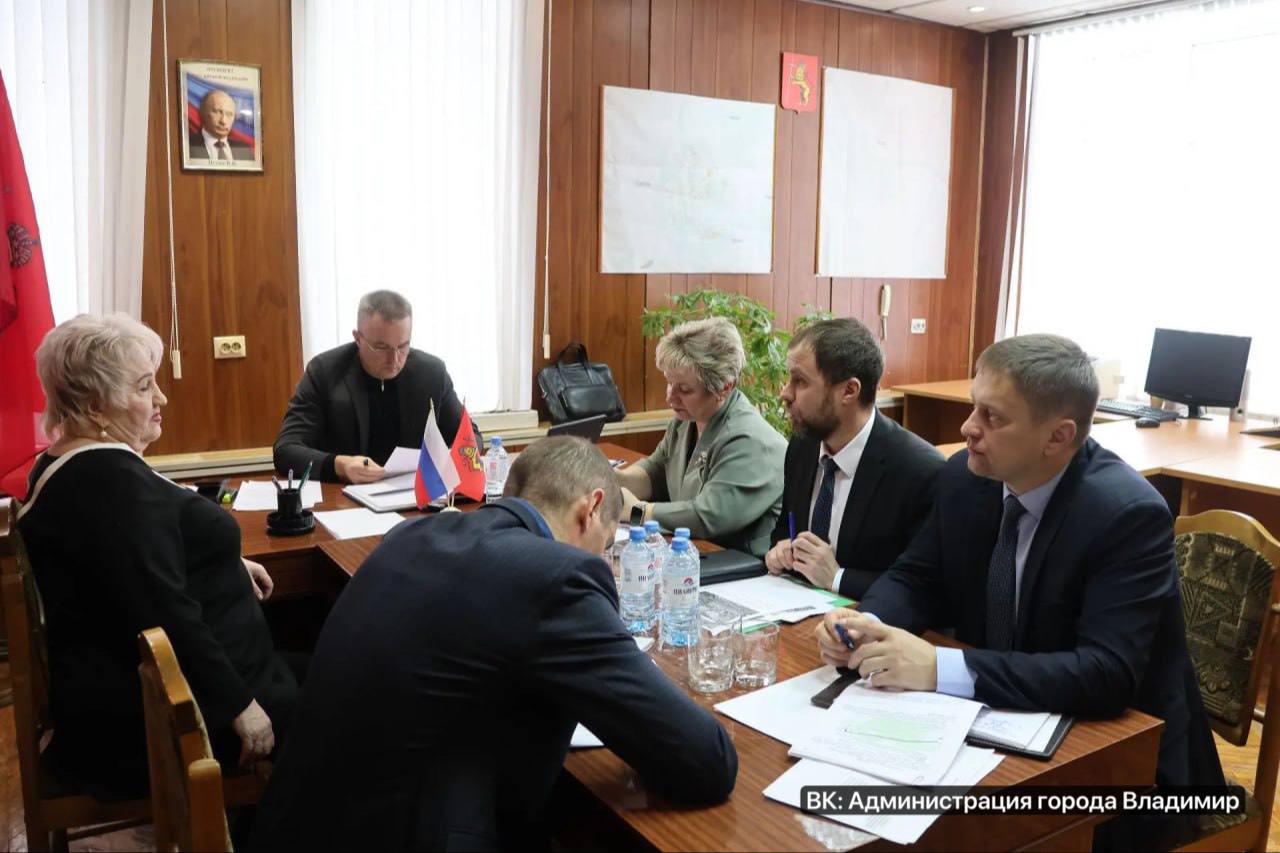 Юрьевцу снова обещают светлое будущее: дороги, школы и светофор